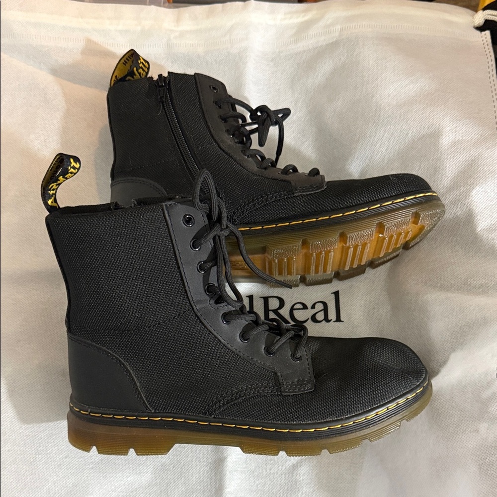 Doc martens Black Lace-Up Boots EUC like new size 5